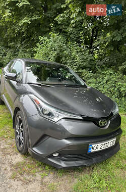 Внедорожник / Кроссовер Toyota C-HR 2019 в Киеве