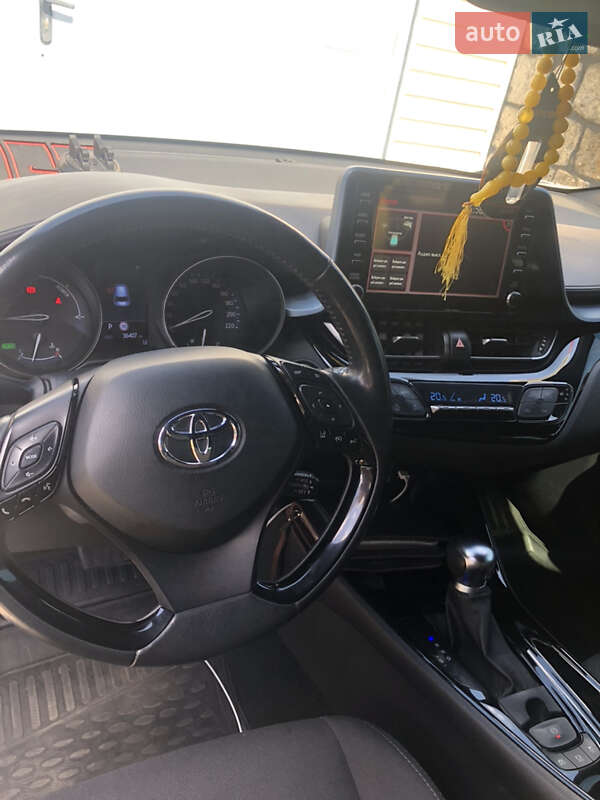 Внедорожник / Кроссовер Toyota C-HR 2021 в Софиевской Борщаговке