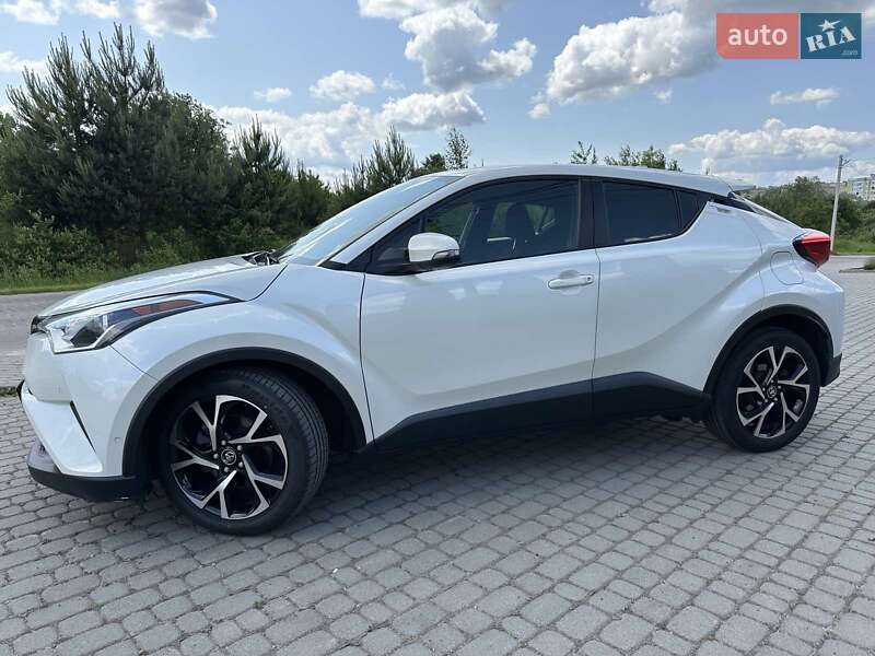 Внедорожник / Кроссовер Toyota C-HR 2018 в Львове фото 4 Внедорожник / Кроссовер Toyota C-HR 2018 в Львове