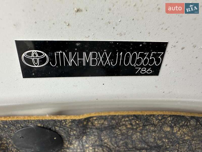 Внедорожник / Кроссовер Toyota C-HR 2018 в Львове фото 13 Внедорожник / Кроссовер Toyota C-HR 2018 в Львове