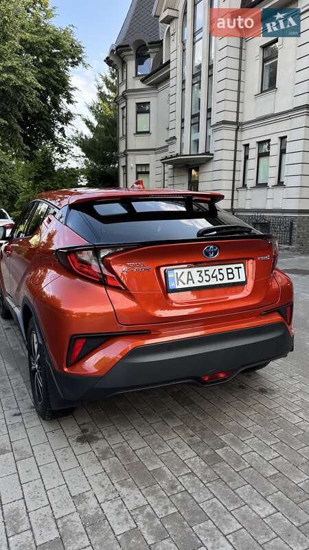 Внедорожник / Кроссовер Toyota C-HR 2020 в Киеве