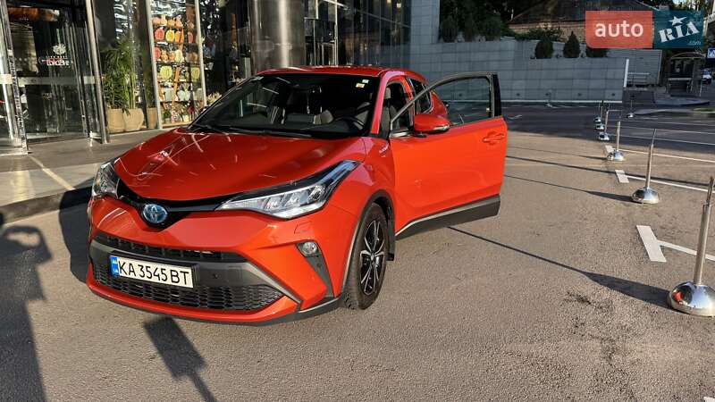 Внедорожник / Кроссовер Toyota C-HR 2020 в Киеве