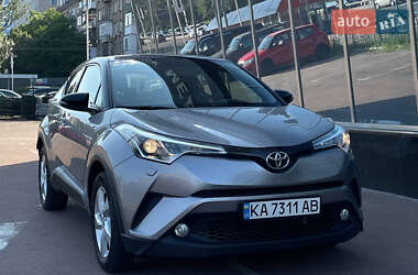 Внедорожник / Кроссовер Toyota C-HR 2018 в Киеве