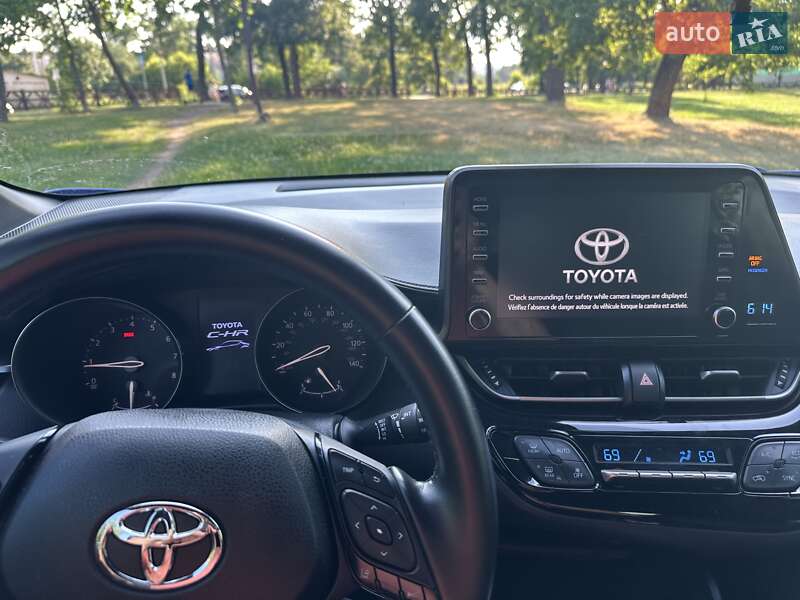 Позашляховик / Кросовер Toyota C-HR 2019 в Києві
