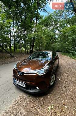 Позашляховик / Кросовер Toyota C-HR 2018 в Києві