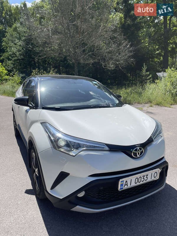 Позашляховик / Кросовер Toyota C-HR 2016 в Фастові