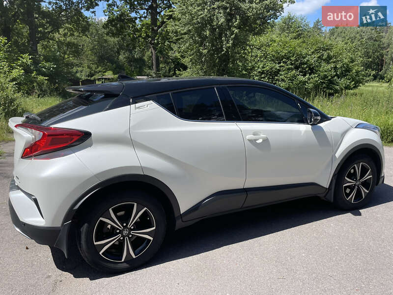 Позашляховик / Кросовер Toyota C-HR 2016 в Фастові