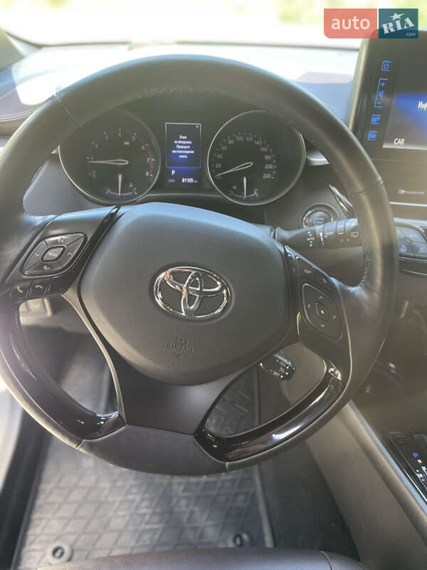 Позашляховик / Кросовер Toyota C-HR 2016 в Фастові