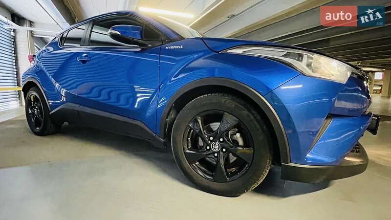 Позашляховик / Кросовер Toyota C-HR 2018 в Вінниці