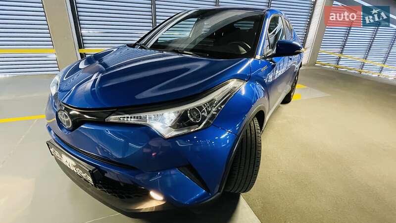 Позашляховик / Кросовер Toyota C-HR 2018 в Вінниці