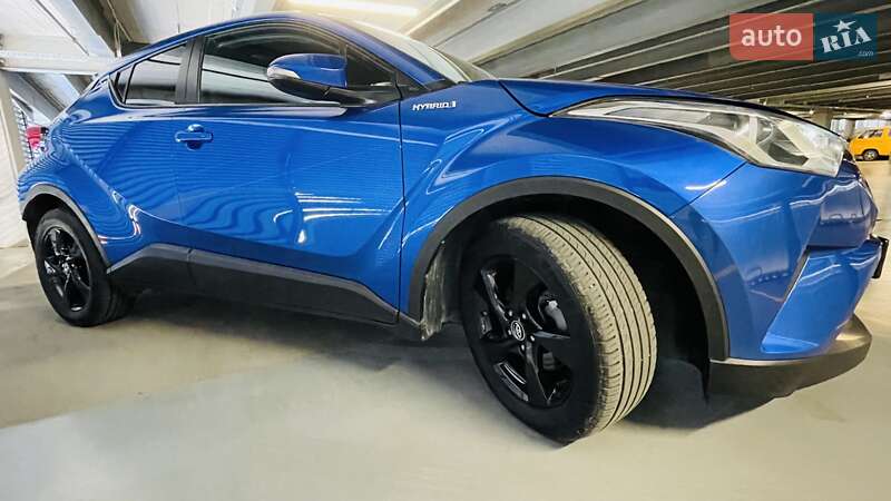 Позашляховик / Кросовер Toyota C-HR 2018 в Вінниці