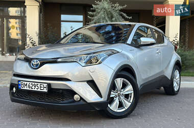 Внедорожник / Кроссовер Toyota C-HR 2017 в 