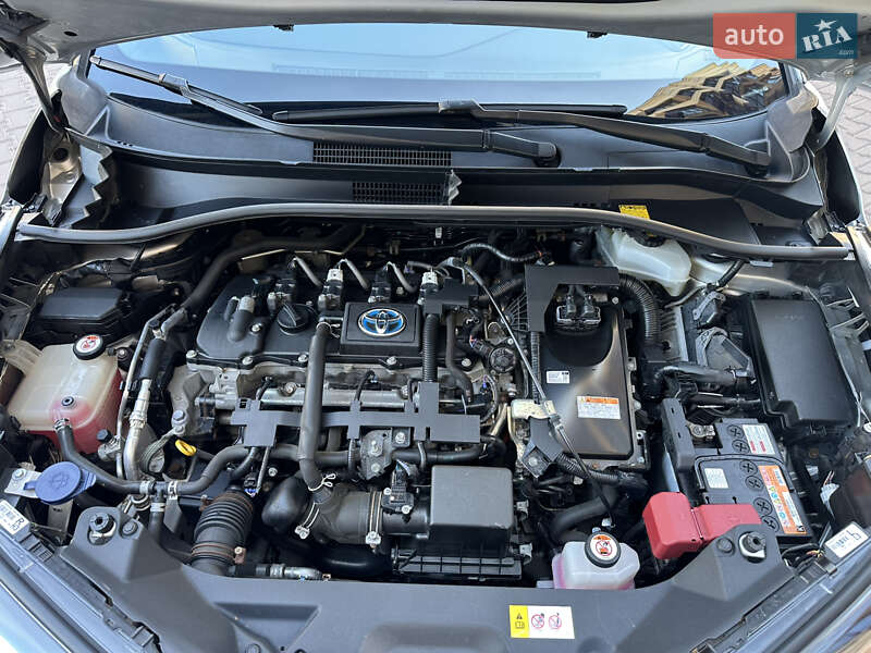 Внедорожник / Кроссовер Toyota C-HR 2017 в Киеве