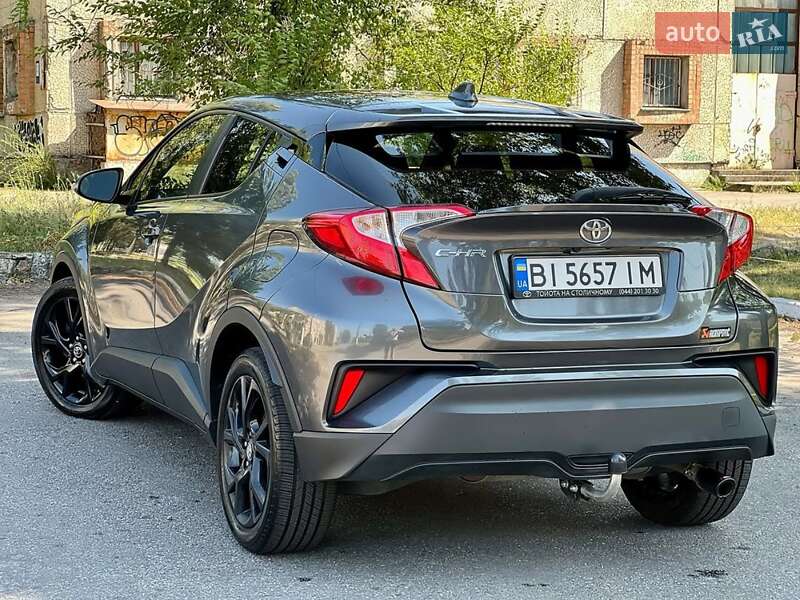 Внедорожник / Кроссовер Toyota C-HR 2018 в Кременчуге фото 6 Внедорожник / Кроссовер Toyota C-HR 2018 в Кременчуге