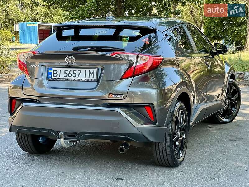 Внедорожник / Кроссовер Toyota C-HR 2018 в Кременчуге фото 9 Внедорожник / Кроссовер Toyota C-HR 2018 в Кременчуге