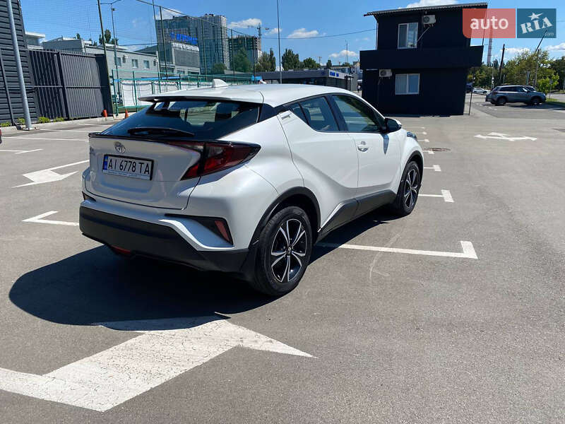 Позашляховик / Кросовер Toyota C-HR 2020 в Києві