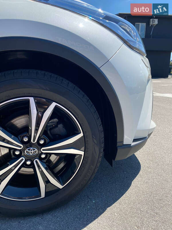 Позашляховик / Кросовер Toyota C-HR 2020 в Києві