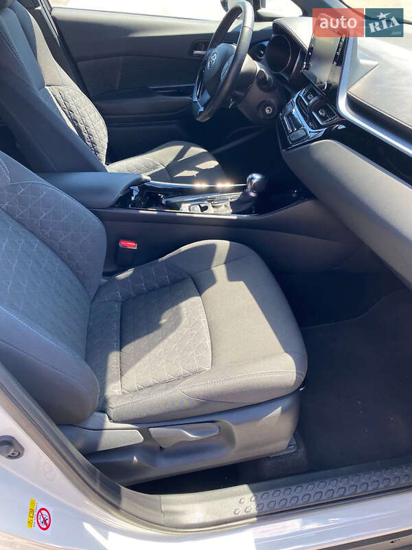 Позашляховик / Кросовер Toyota C-HR 2020 в Києві