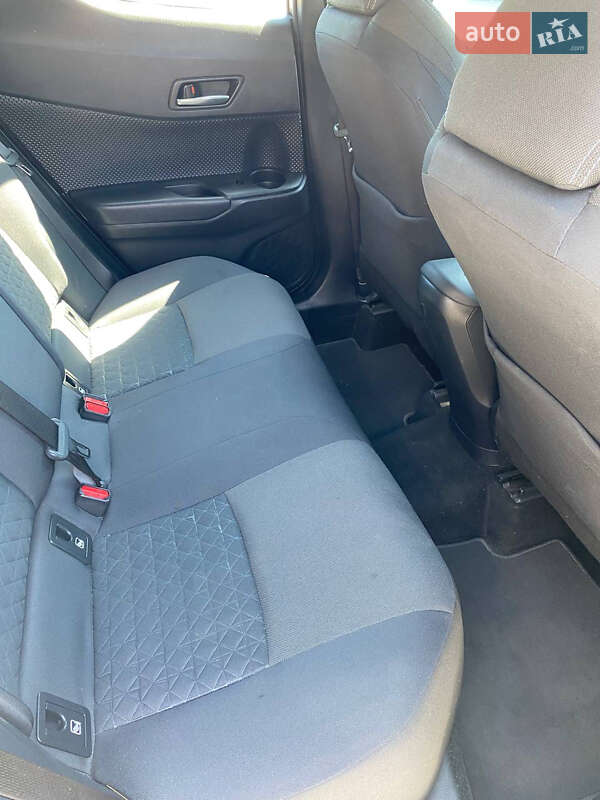 Позашляховик / Кросовер Toyota C-HR 2020 в Києві