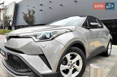 Позашляховик / Кросовер Toyota C-HR 2016 в Києві