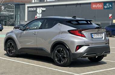 Позашляховик / Кросовер Toyota C-HR 2021 в 