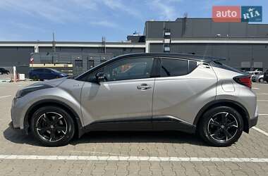 Позашляховик / Кросовер Toyota C-HR 2021 в 