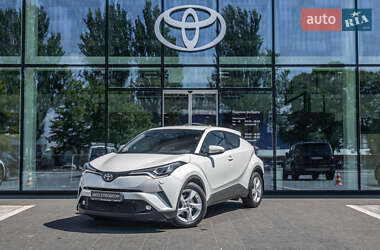 Позашляховик / Кросовер Toyota C-HR 2018 в Дніпрі