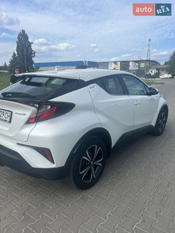 Позашляховик / Кросовер Toyota C-HR 2019 в Києві фото 4 Позашляховик / Кросовер Toyota C-HR 2019 в Києві