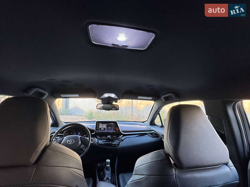 Позашляховик / Кросовер Toyota C-HR 2018 в Одесі фото 14 Позашляховик / Кросовер Toyota C-HR 2018 в Одесі