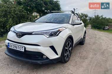 Внедорожник / Кроссовер Toyota C-HR 2017 в Харькове