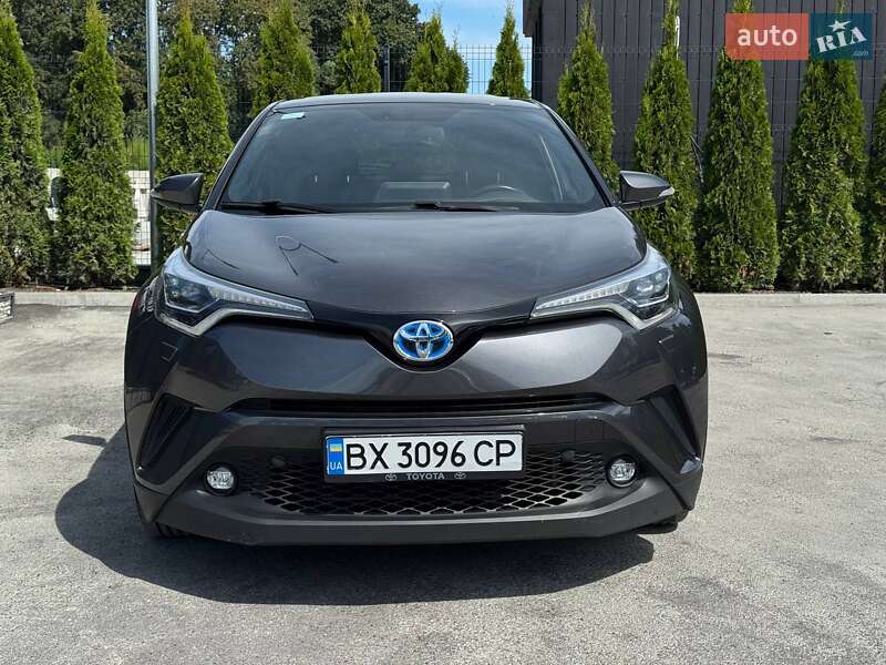 Внедорожник / Кроссовер Toyota C-HR 2018 в Каменец-Подольском