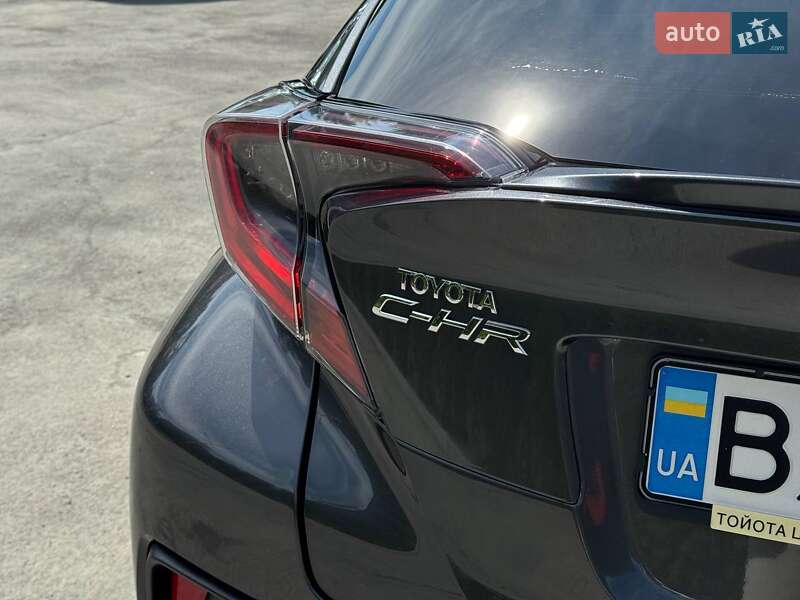 Внедорожник / Кроссовер Toyota C-HR 2018 в Каменец-Подольском