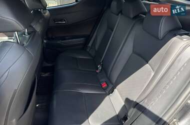 Внедорожник / Кроссовер Toyota C-HR 2018 в 