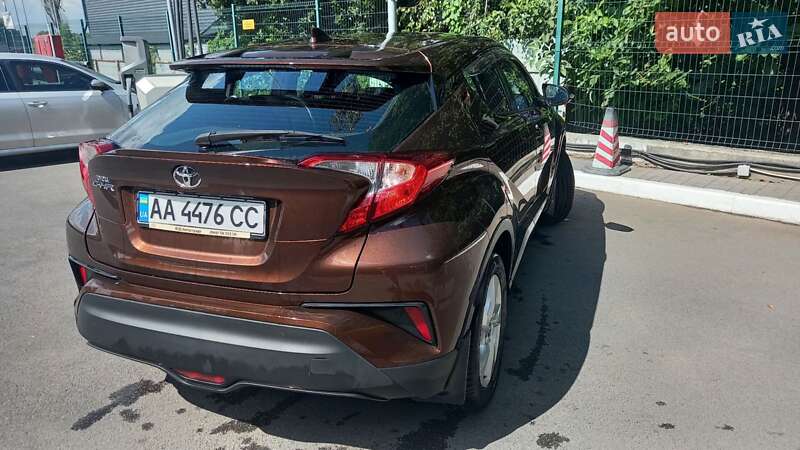 Позашляховик / Кросовер Toyota C-HR 2018 в Києві