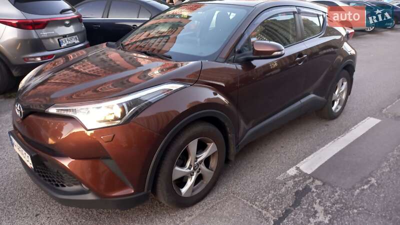 Позашляховик / Кросовер Toyota C-HR 2018 в Києві