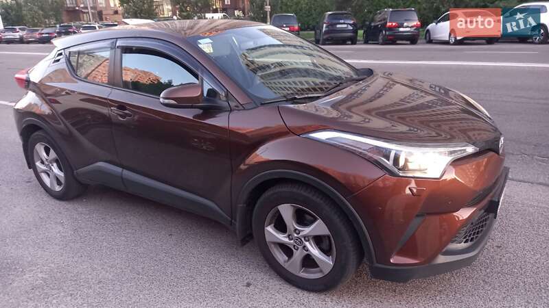 Позашляховик / Кросовер Toyota C-HR 2018 в Києві