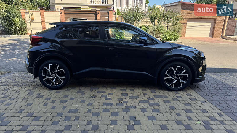 Внедорожник / Кроссовер Toyota C-HR 2017 в Одессе фото 4 Внедорожник / Кроссовер Toyota C-HR 2017 в Одессе