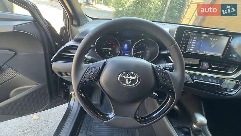 Внедорожник / Кроссовер Toyota C-HR 2017 в Одессе фото 11 Внедорожник / Кроссовер Toyota C-HR 2017 в Одессе