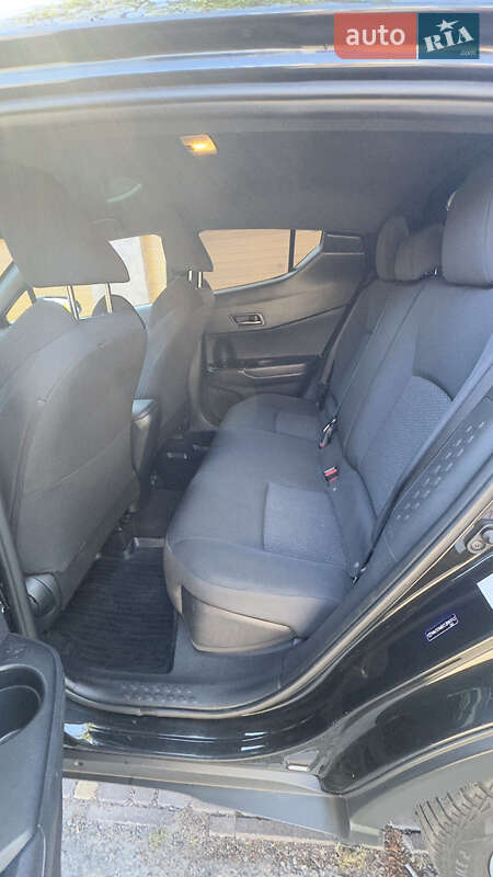 Внедорожник / Кроссовер Toyota C-HR 2017 в Одессе фото 20 Внедорожник / Кроссовер Toyota C-HR 2017 в Одессе