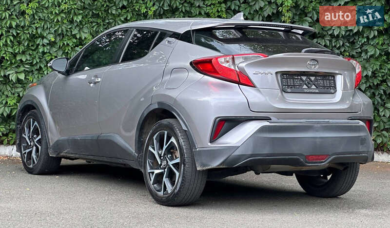 Позашляховик / Кросовер Toyota C-HR 2017 в Калинівці