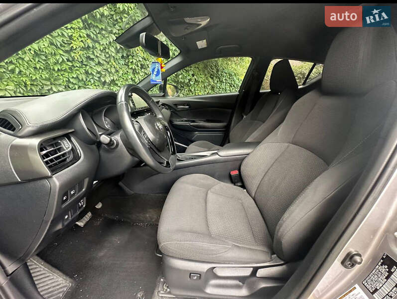 Позашляховик / Кросовер Toyota C-HR 2017 в Калинівці