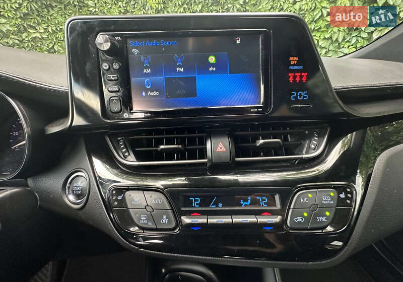 Позашляховик / Кросовер Toyota C-HR 2017 в Калинівці