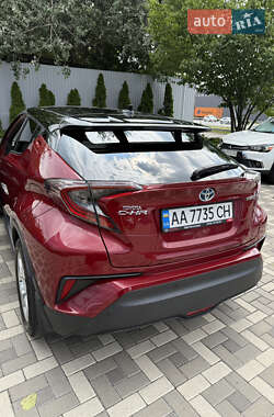 Внедорожник / Кроссовер Toyota C-HR 2019 в 