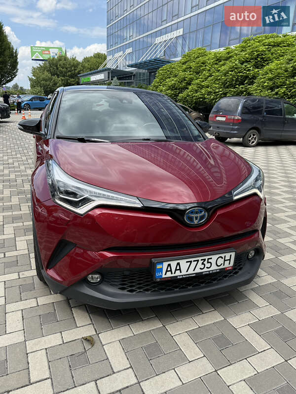 Позашляховик / Кросовер Toyota C-HR 2019 в Києві
