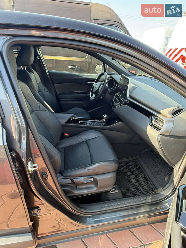 Внедорожник / Кроссовер Toyota C-HR 2022 в Киеве фото 4 Внедорожник / Кроссовер Toyota C-HR 2022 в Киеве