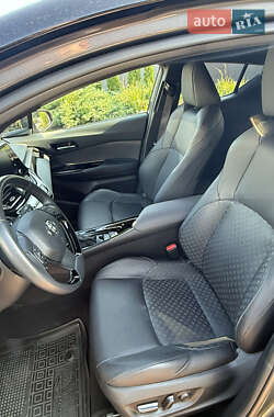 Внедорожник / Кроссовер Toyota C-HR 2022 в 