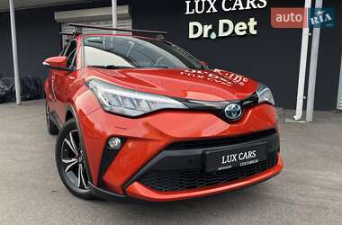 Позашляховик / Кросовер Toyota C-HR 2020 в 