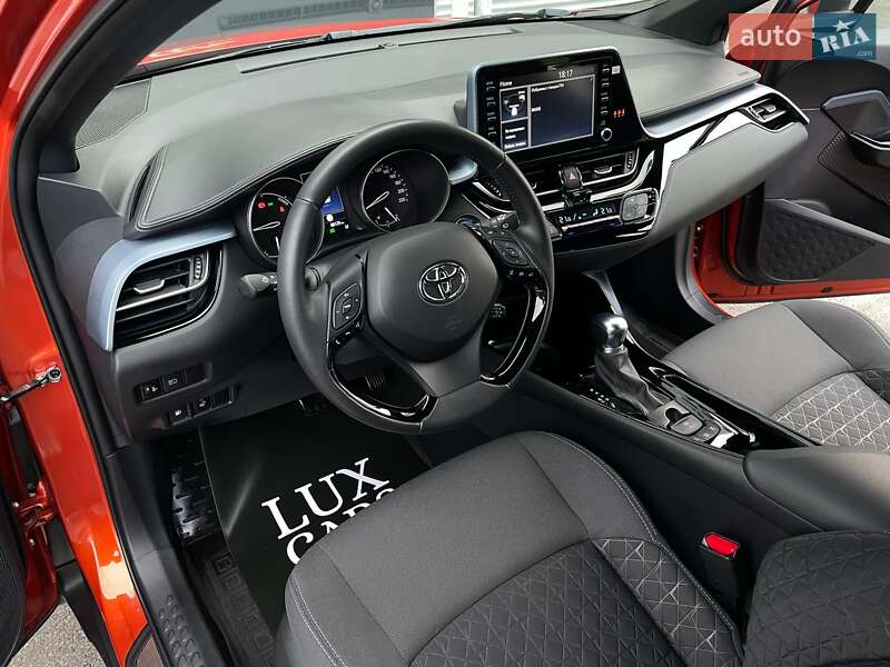 Позашляховик / Кросовер Toyota C-HR 2020 в Києві фото 44 Позашляховик / Кросовер Toyota C-HR 2020 в Києві