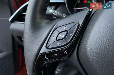 Позашляховик / Кросовер Toyota C-HR 2020 в 