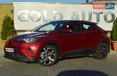 Позашляховик / Кросовер Toyota C-HR 2017 в 